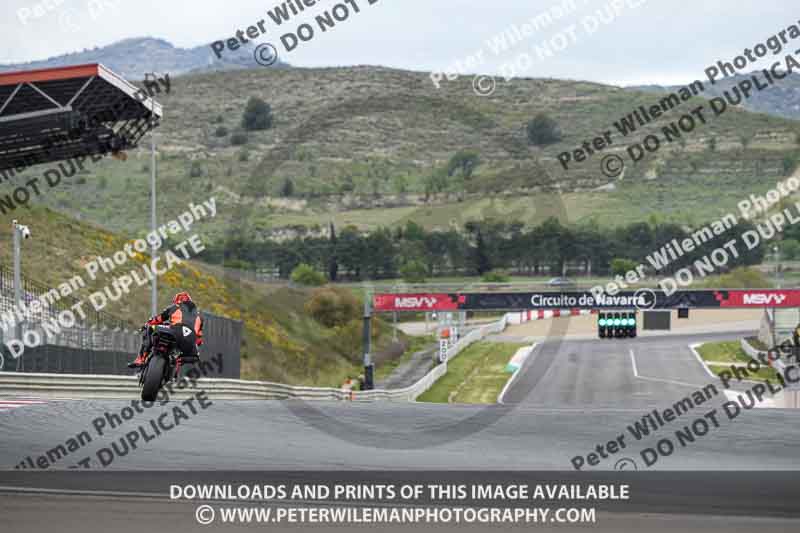 cadwell no limits trackday;cadwell park;cadwell park photographs;cadwell trackday photographs;enduro digital images;event digital images;eventdigitalimages;navarra;no limits trackdays;peter wileman photography;racing digital images;trackday digital images;trackday photos